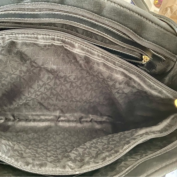 Black Michael Kors purse - Picture 6 of 10